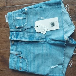 Levis Ribcage Short sz25